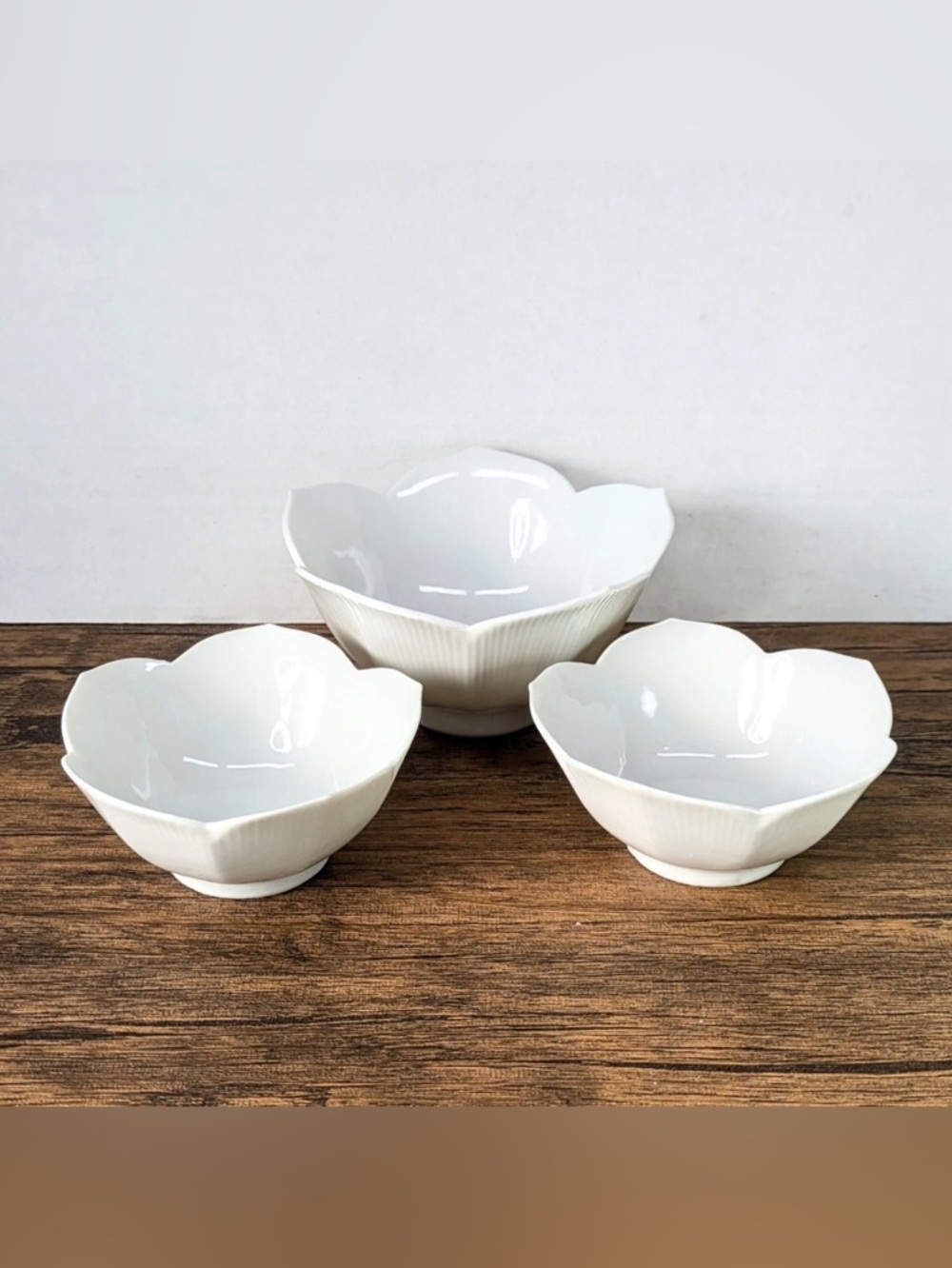 Vintage - OMC Japan White Lotus Porcelain Bowls, Small 3pc Dish Set Flower Petal
